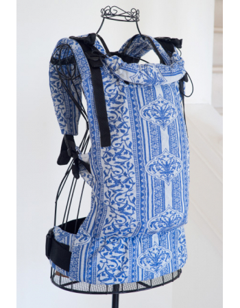 Diva Milano LE Wrap Conversion Buckle Carrier: Flora Blu